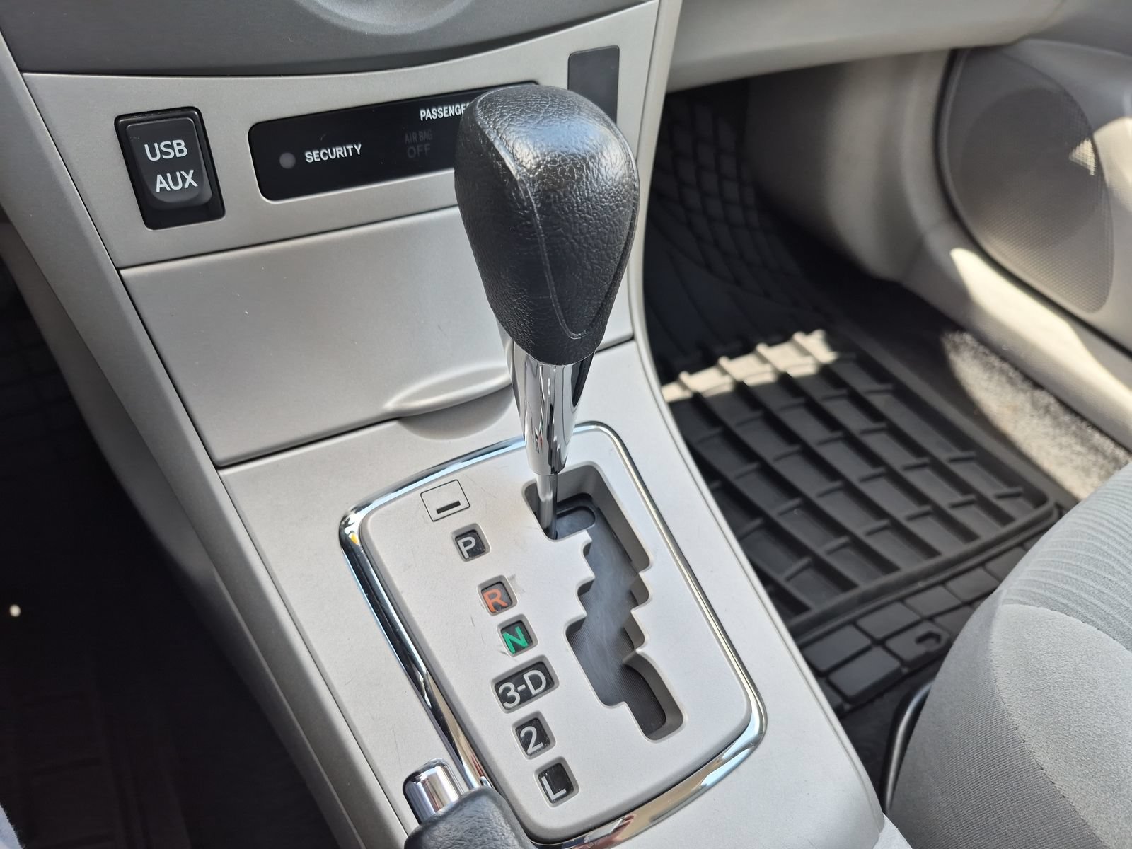 Used 2012 Toyota Corolla LE FWD image 15