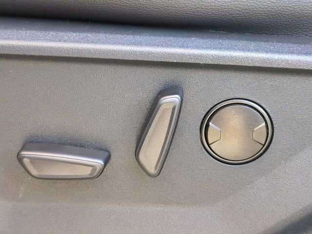 New 2026 Ford F250 Lariat w/ Black Appearance Package image 22