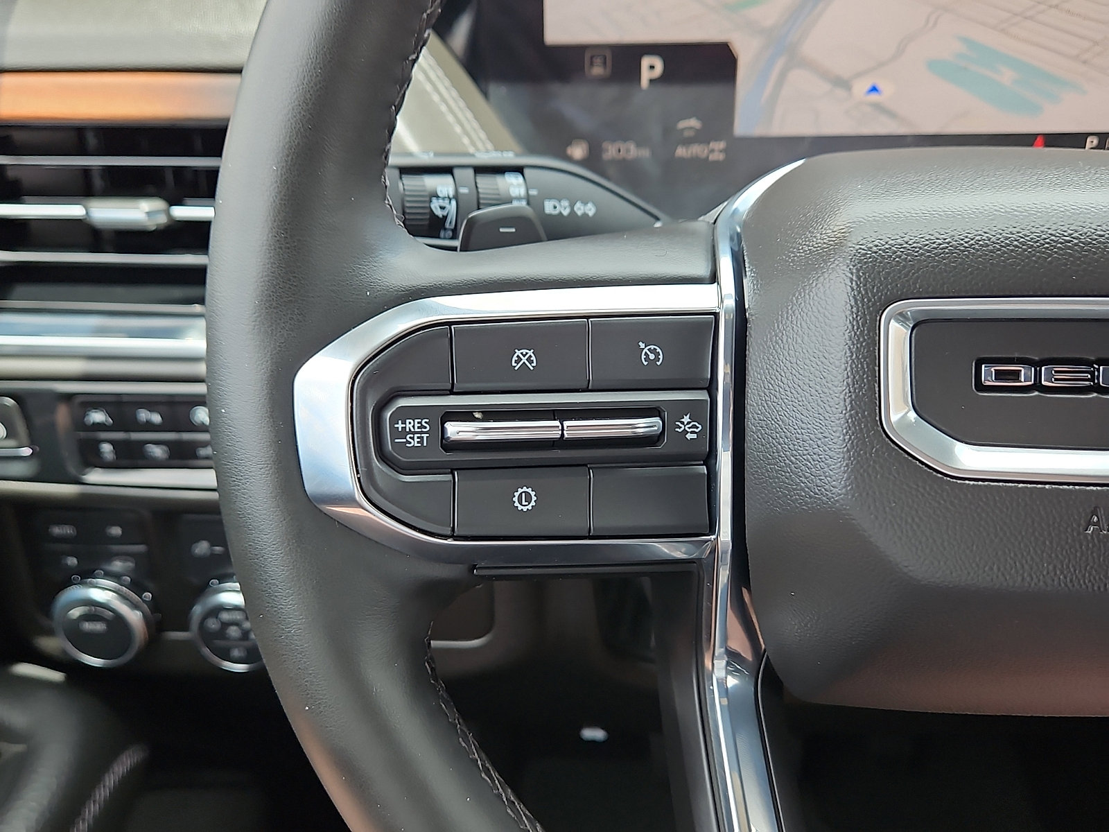 Used 2025 GMC Yukon Denali AWD/4WD image 18