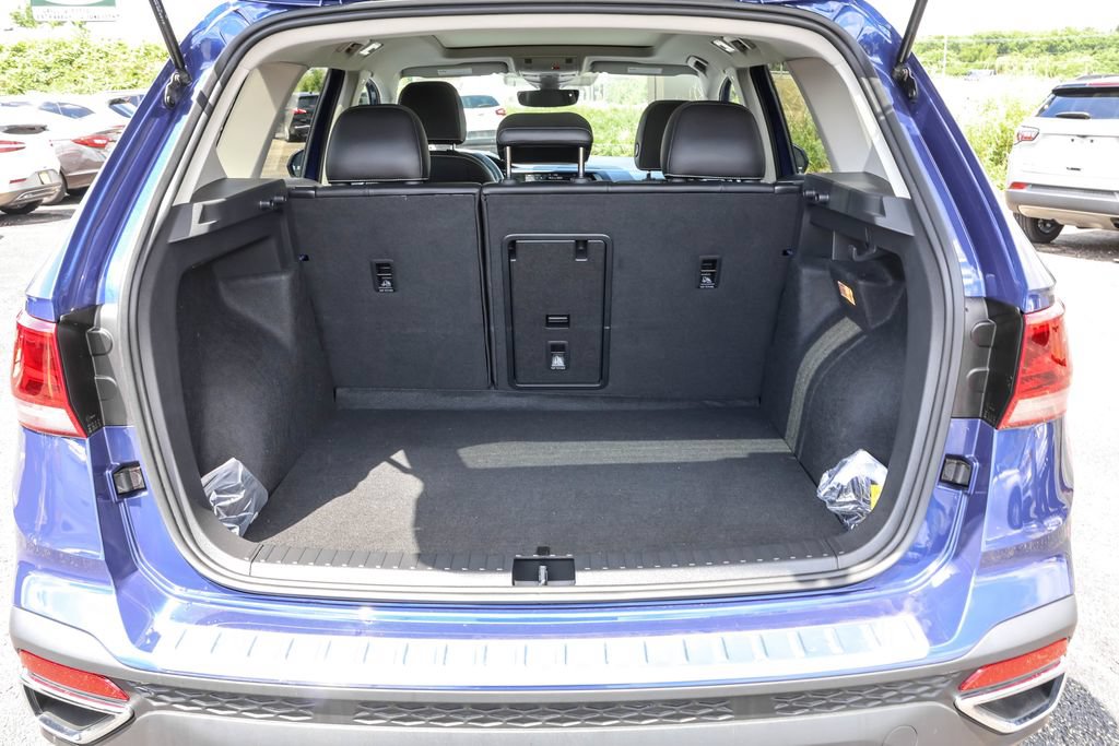 Used 2023 Volkswagen Taos SE w/ Panoramic Sunroof Package AWD/4WD image 32