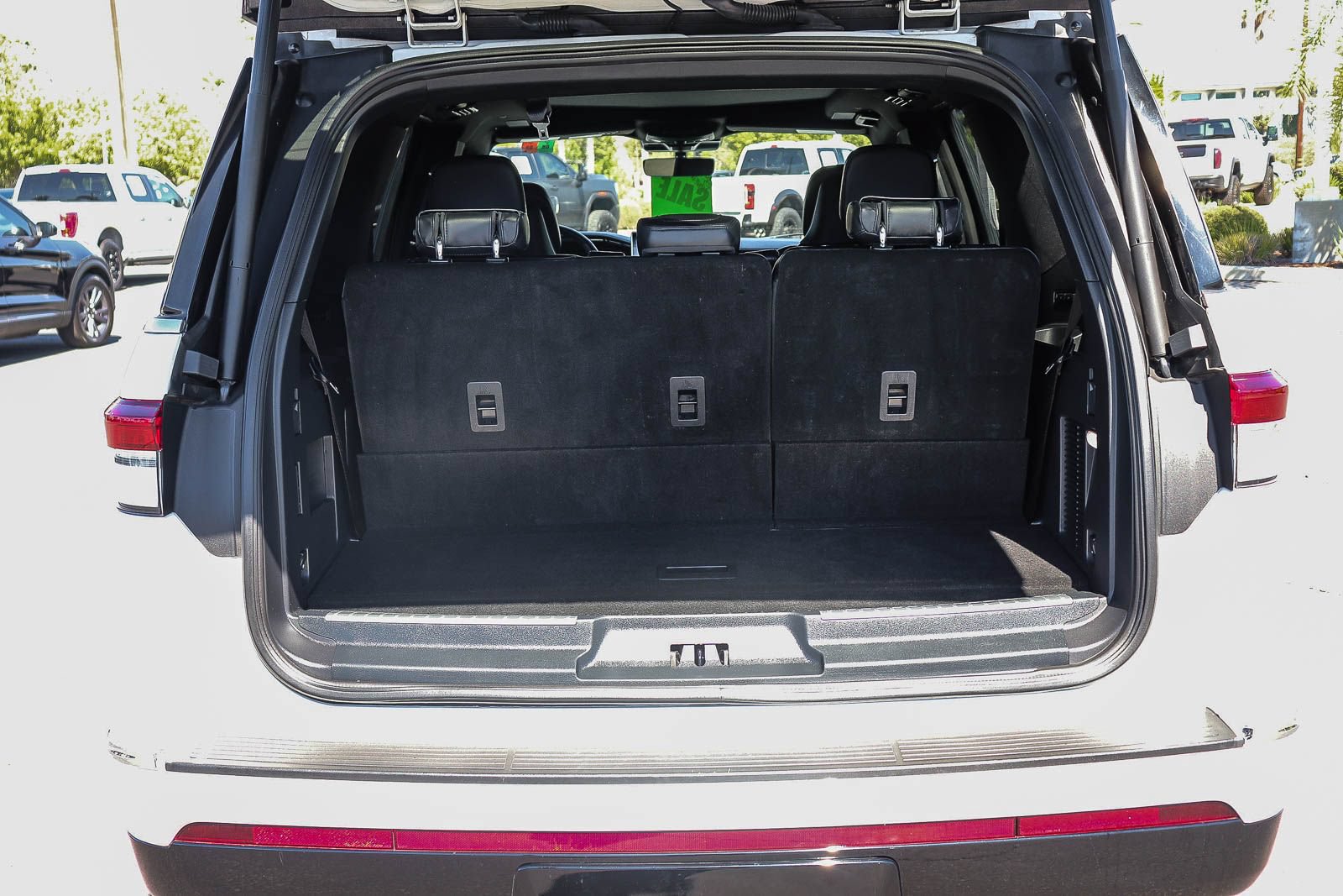 Used 2023 Lincoln Navigator Reserve AWD/4WD image 28