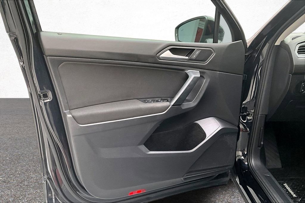 Used 2019 Volkswagen Tiguan S w/ Driver Assistance Package image 18
