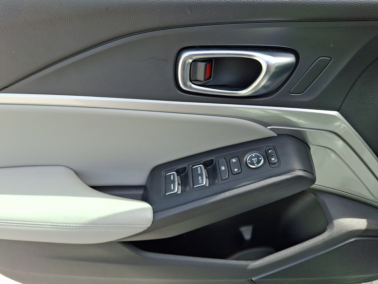 Used 2025 Acura Integra FWD image 12