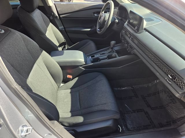 Used 2025 Honda Accord SE image 15