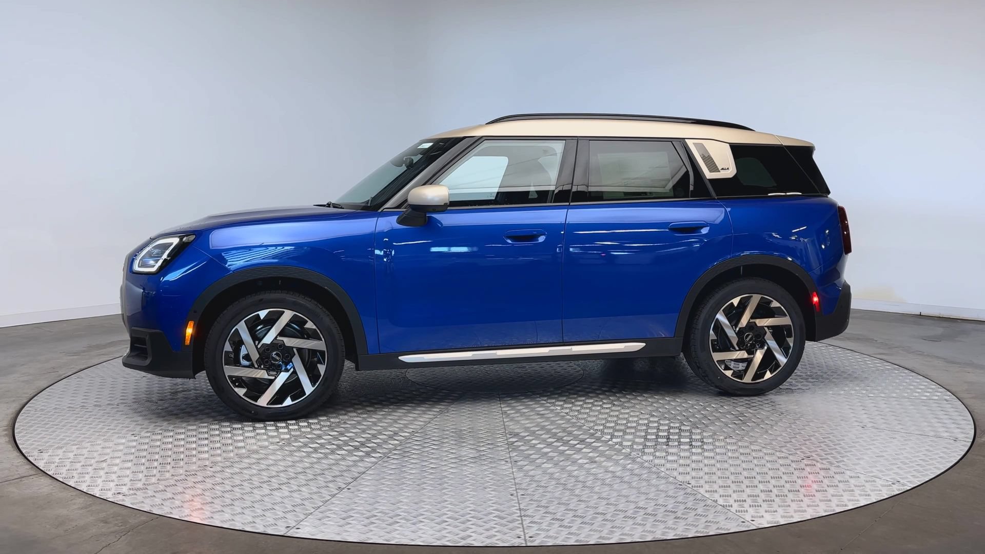 Certified 2026 MINI Cooper Countryman S w/ Comfort Package Max AWD/4WD image 5