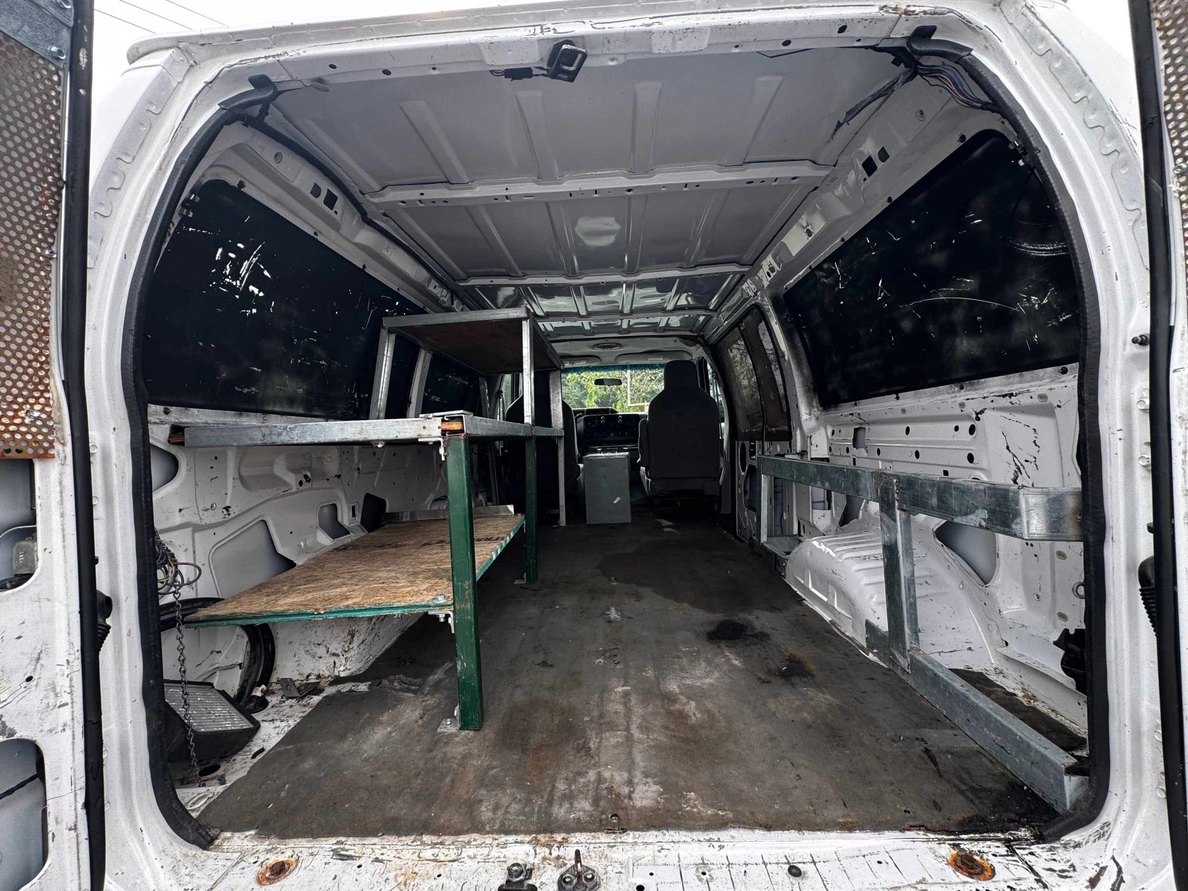 Used 2010 Ford E-350 and Econoline 350 XL image 9