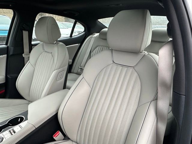 Used 2023 Genesis G70 2.0T w/ Sport Prestige Package image 9