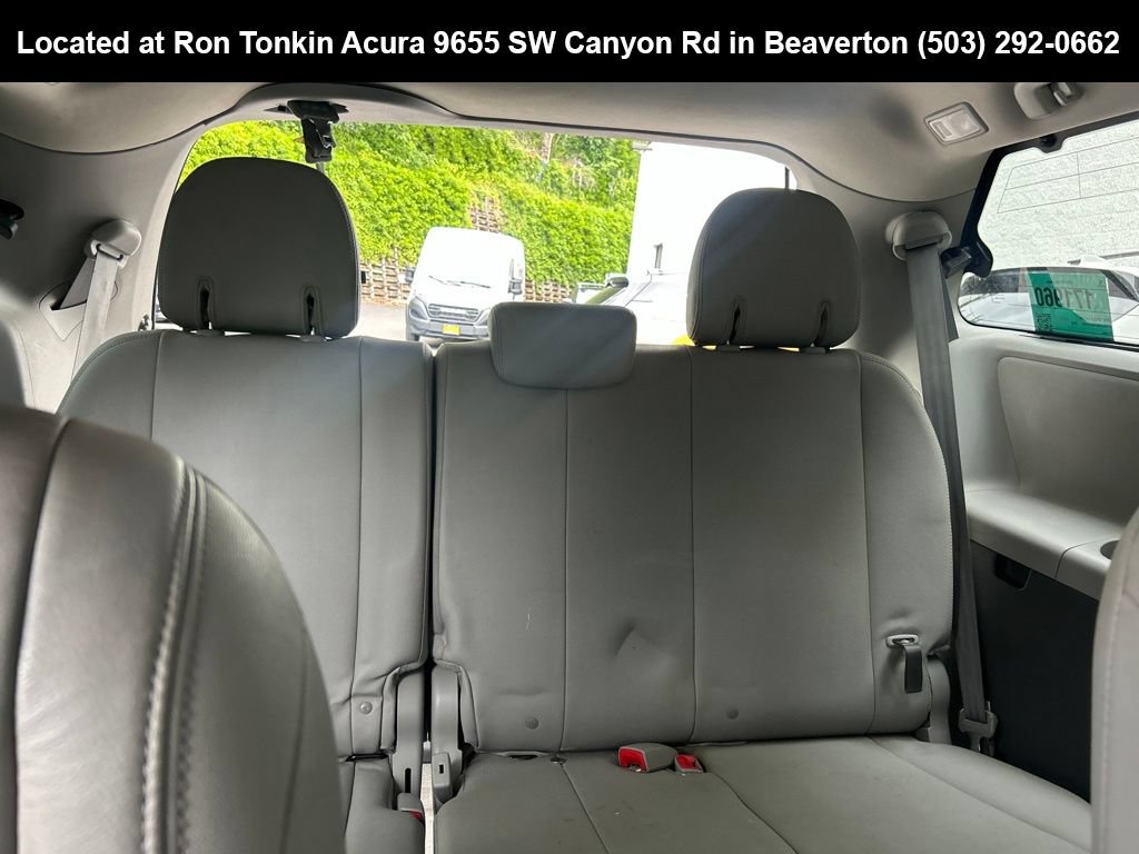 Used 2018 Toyota Sienna XLE AWD/4WD image 17