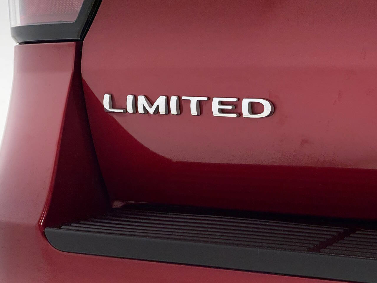 Used 2019 Ford Expedition Limited w/ Driver Assistance Package RWD image 23