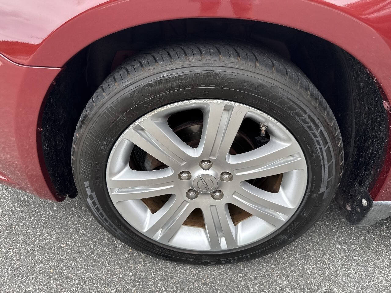 Used 2011 Chrysler 200 Touring FWD image 24