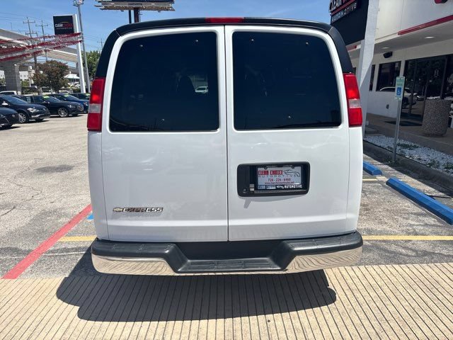 Used 2020 Chevrolet Express 3500 LT w/ LT Preferred Equipment Group RWD image 5