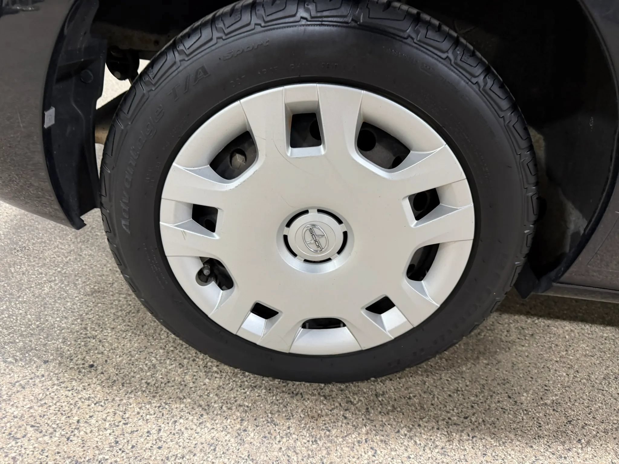 Used 2015 Scion xB FWD image 60
