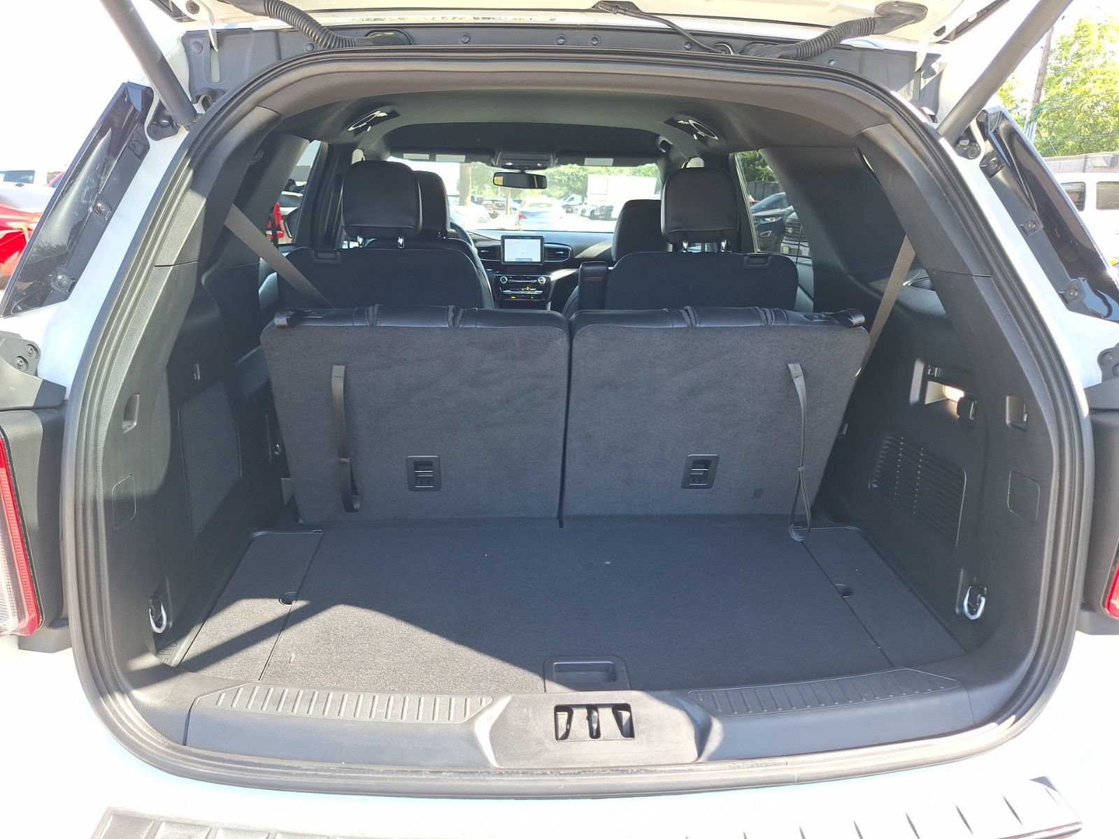 Used 2023 Ford Explorer ST-Line w/ Class IV Trailer Tow Package RWD image 36