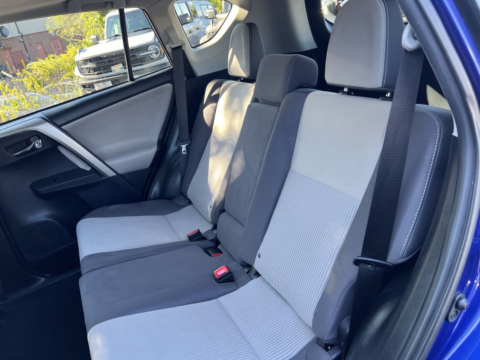 Used 2015 Toyota RAV4 XLE AWD/4WD image 25