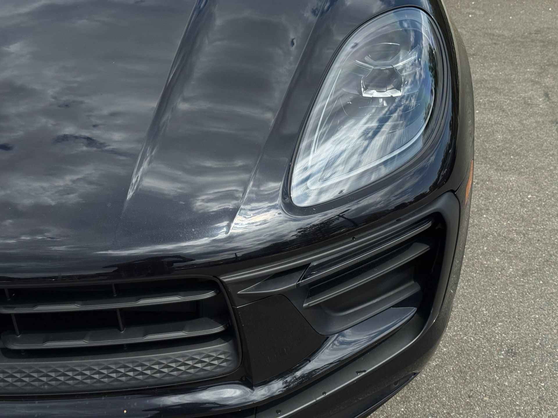 New 2025 Porsche Macan AWD/4WD image 11