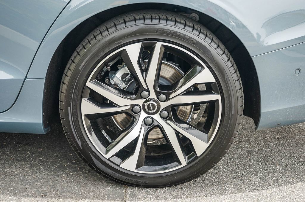Used 2024 Volvo S60 B5 Plus image 10