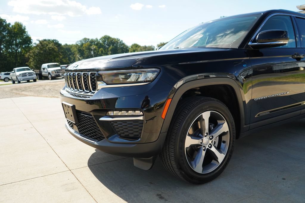 Used 2023 Jeep Grand Cherokee 4WD 4xe image 18