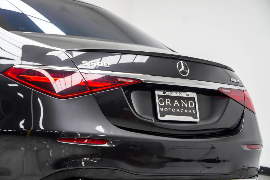 Used 2022 Mercedes-Benz S 500 4MATIC w/ AMG Line Package image 17
