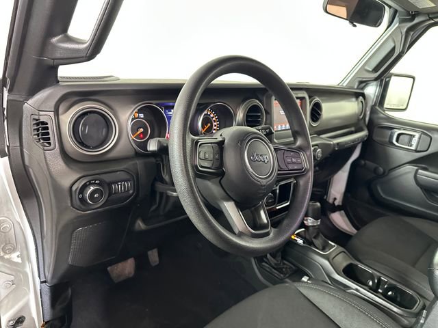 Used 2022 Jeep Wrangler Willys AWD/4WD image 13