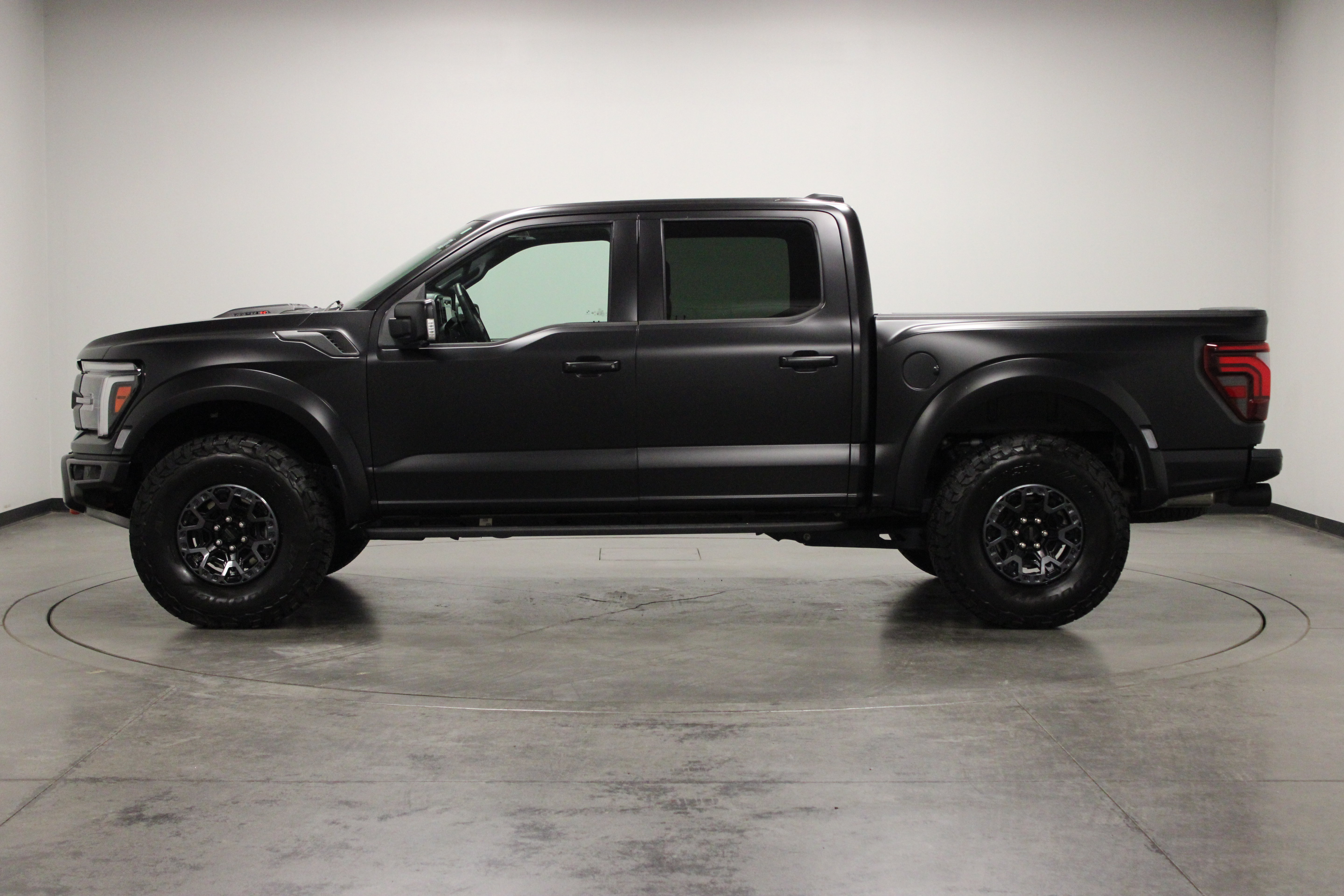 Used 2025 Ford F150 Raptor w/ Equipment Group 803A Raptor R AWD/4WD image 5