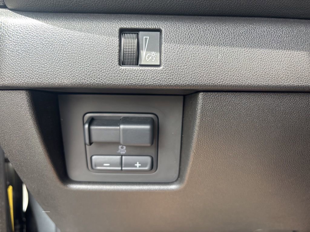 Used 2023 Chevrolet Colorado LT w/ LT Convenience Package II RWD image 29