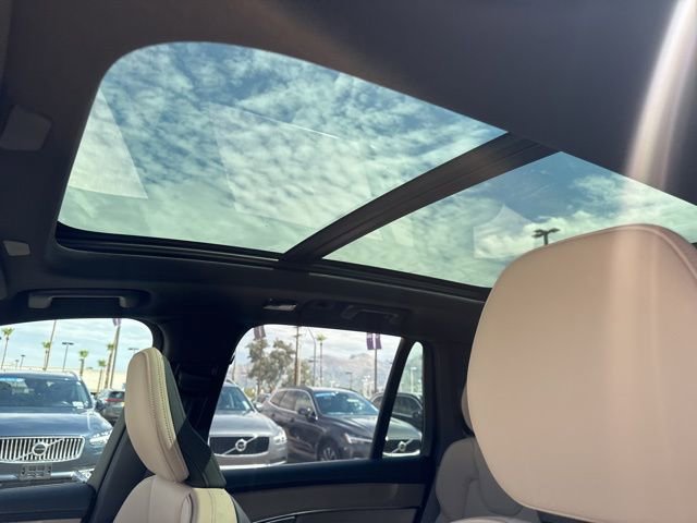New 2026 Volvo XC90 B6 Plus w/ Protection Package Premier image 18