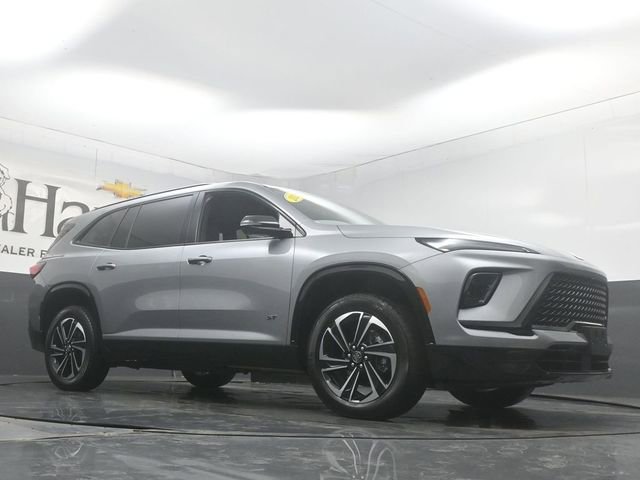 Used 2025 Buick Enclave Sport Touring FWD image 2
