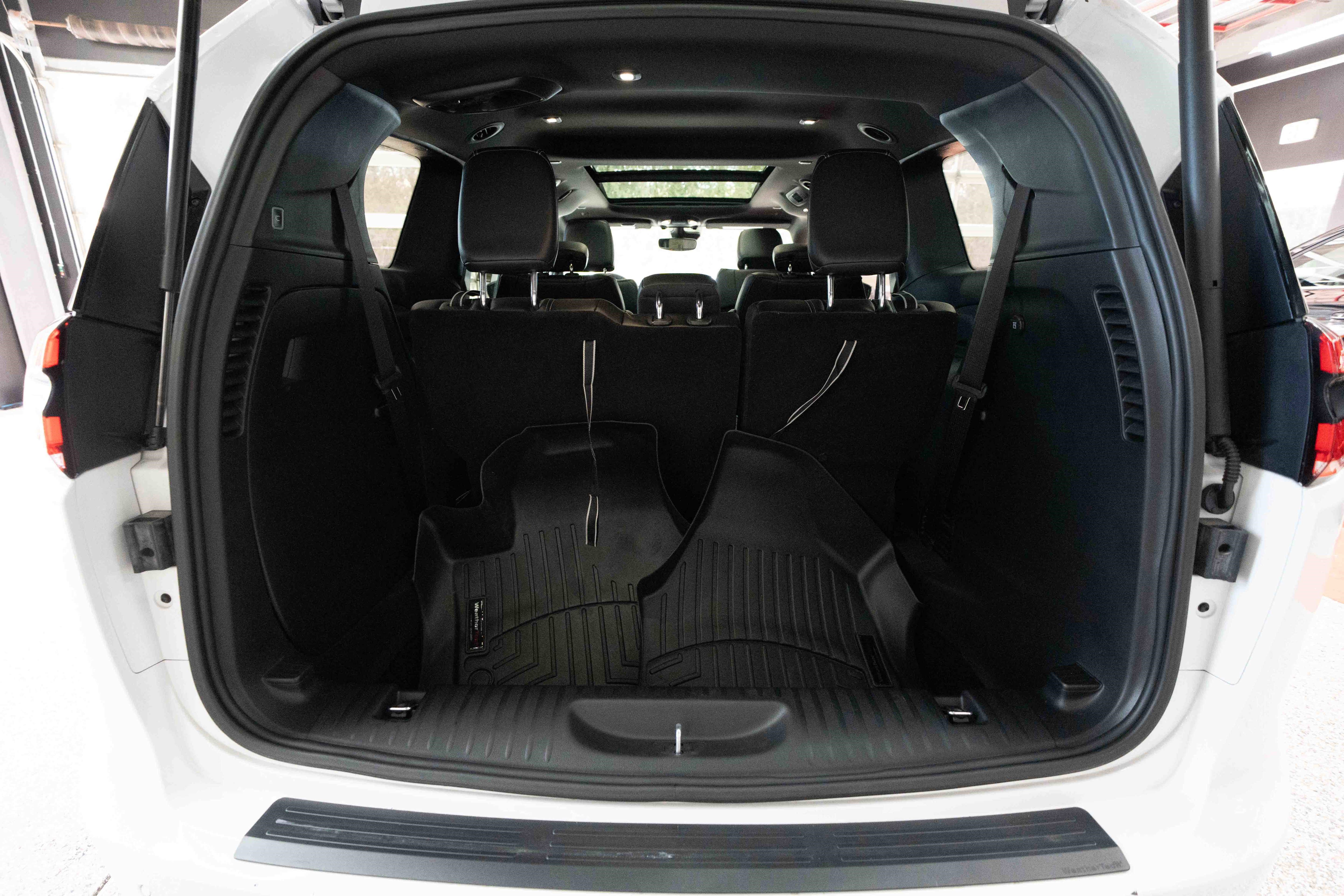 Used 2025 Chrysler Pacifica Select image 28