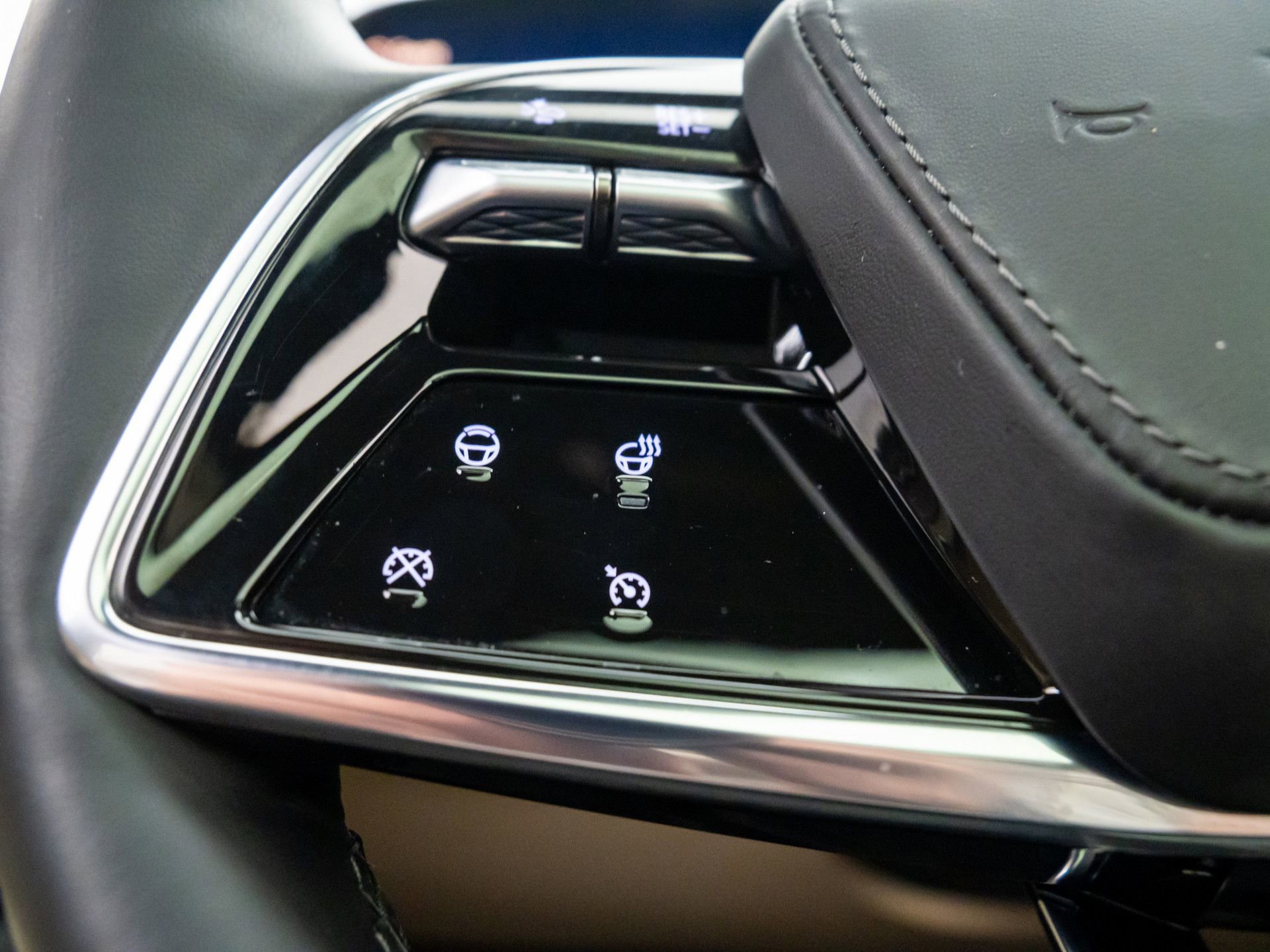 Certified 2024 Cadillac Lyriq Sport w/ Nappa Leather Package image 35