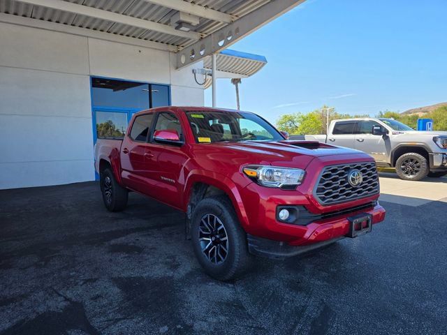 Used 2021 Toyota Tacoma TRD Sport w/ Technology Package AWD/4WD image 3