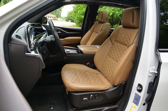 Used 2022 Cadillac Escalade Sport w/ Touring Package AWD/4WD image 3