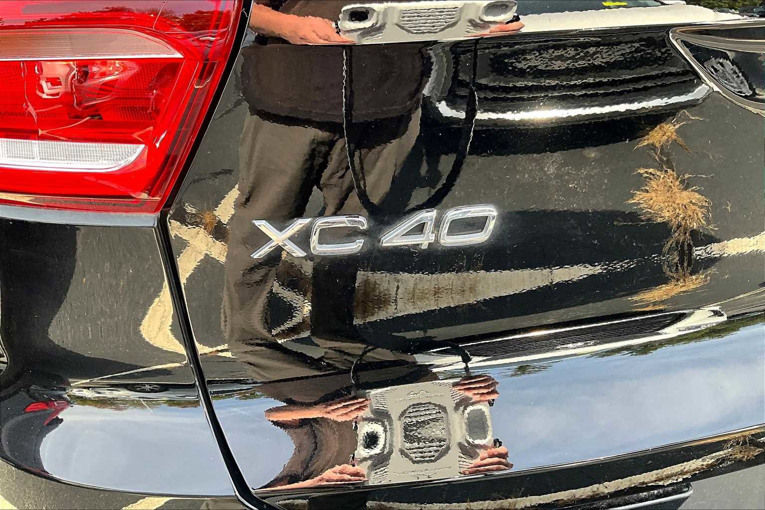 Certified 2023 Volvo XC40 B5 Plus w/ Driver Assist Package image 30