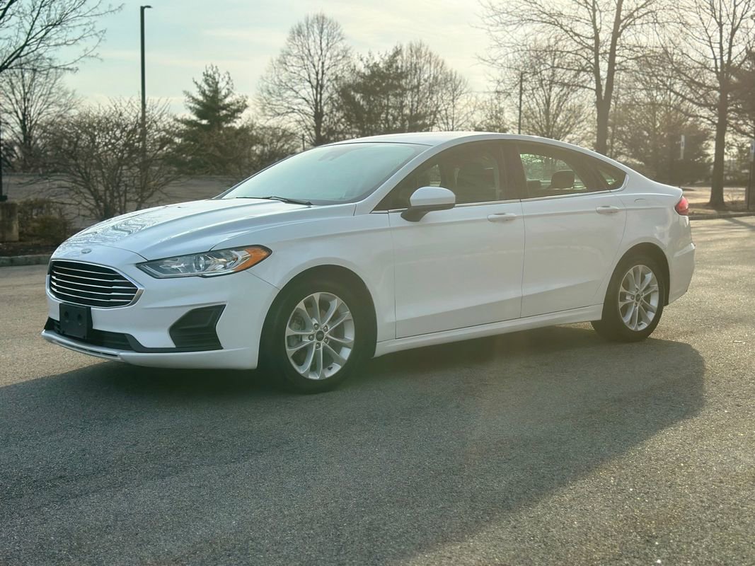 Used 2020 Ford Fusion SE image 3