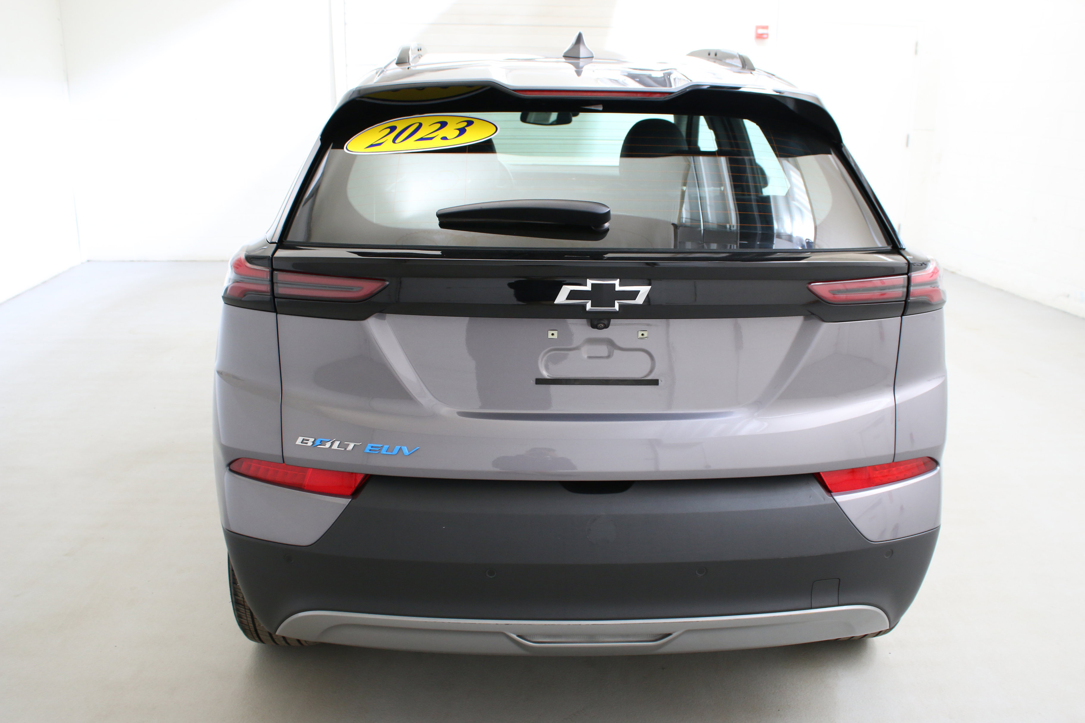 Used 2023 Chevrolet Bolt EUV LT w/ Convenience Package image 8