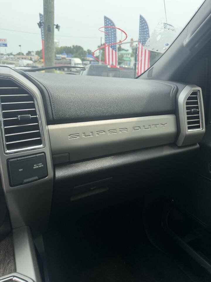 Used 2017 Ford F350 Lariat AWD/4WD image 8