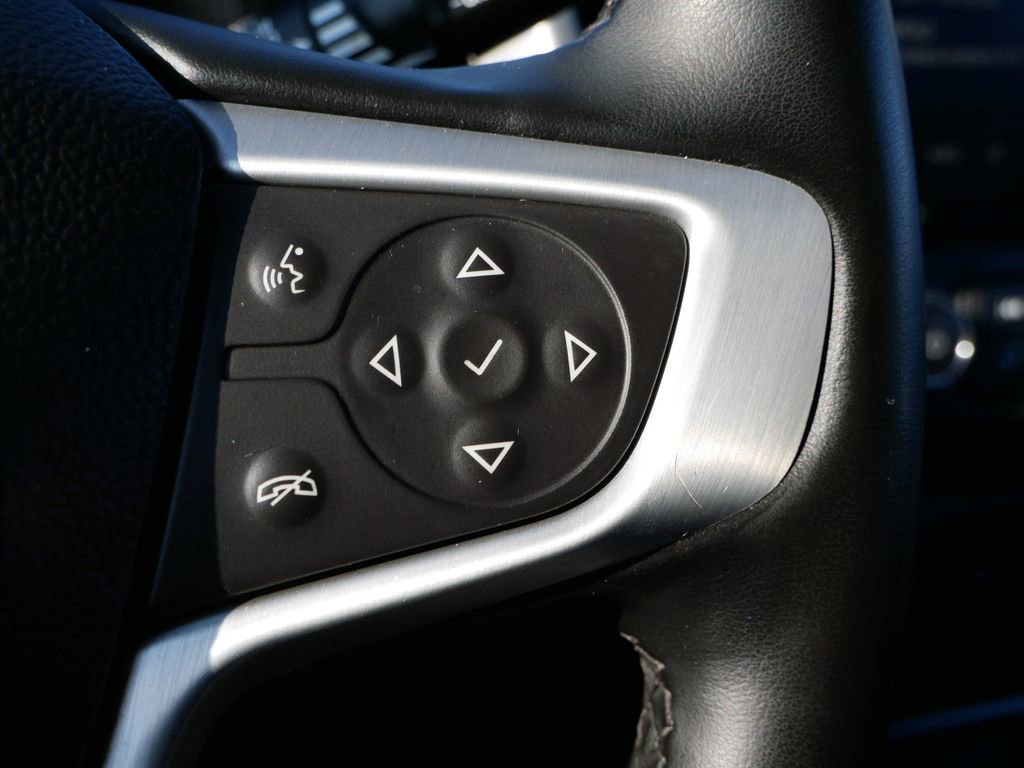 Used 2024 GMC Terrain SLT image 25