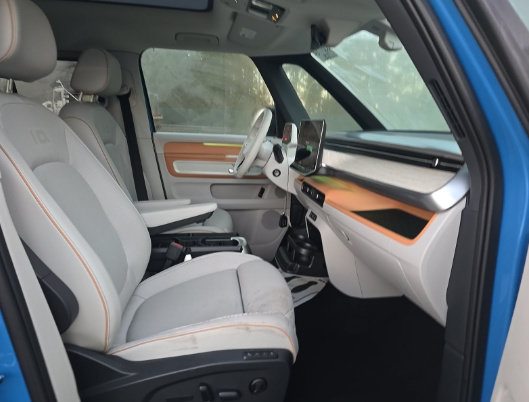 Used 2025 Volkswagen ID. Buzz Pro S Plus RWD image 16
