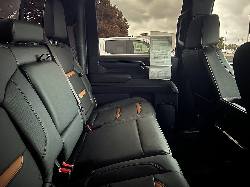 Certified 2025 GMC Sierra 2500 AT4 w/ AT4 Premium Plus Package AWD/4WD image 11