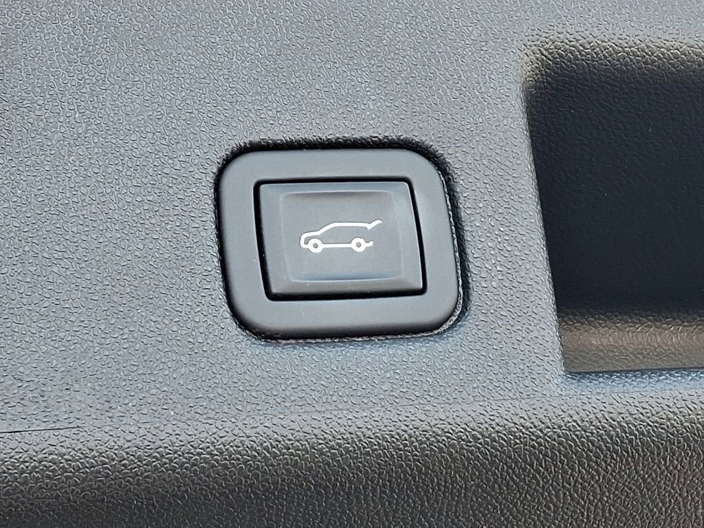 Used 2023 Chevrolet Equinox LT image 31