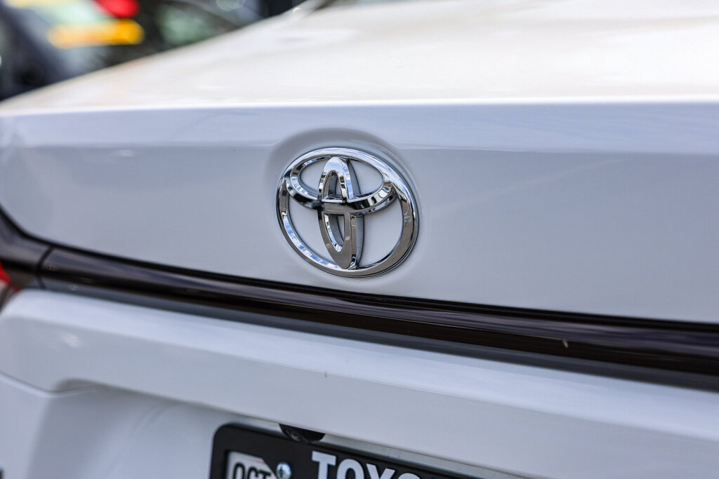 Certified 2026 Toyota Corolla LE FWD image 25