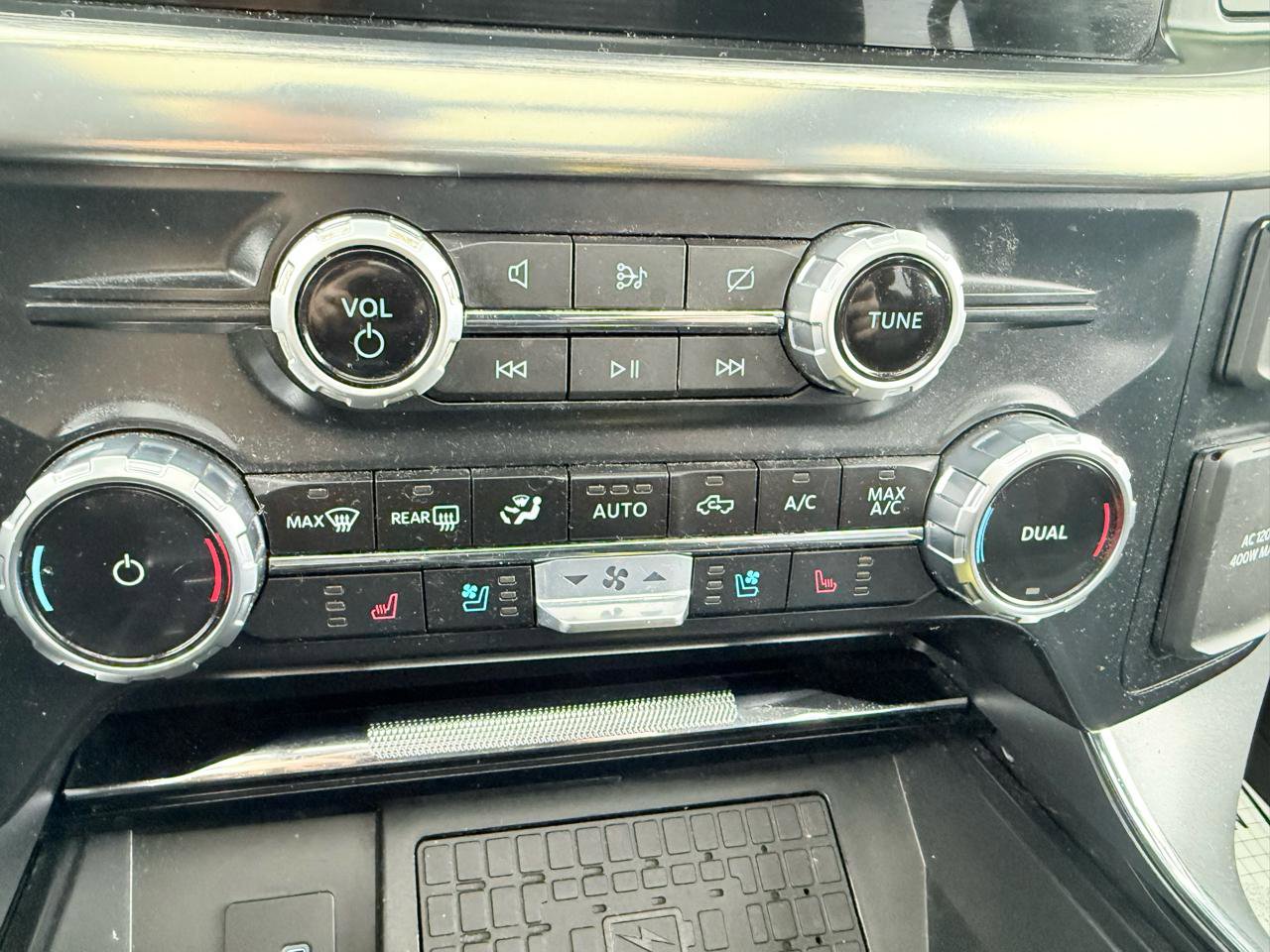 Used 2023 Ford F150 Lariat w/ Equipment Group 502A High image 36