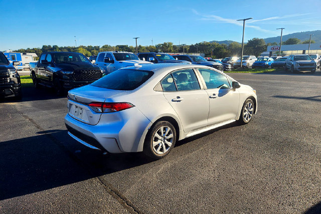 Used 2021 Toyota Corolla LE FWD image 21