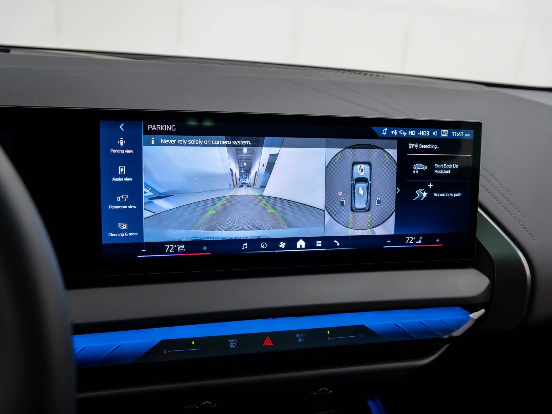 Certified 2025 BMW X3 xDrive30i w/ Premium Package image 29