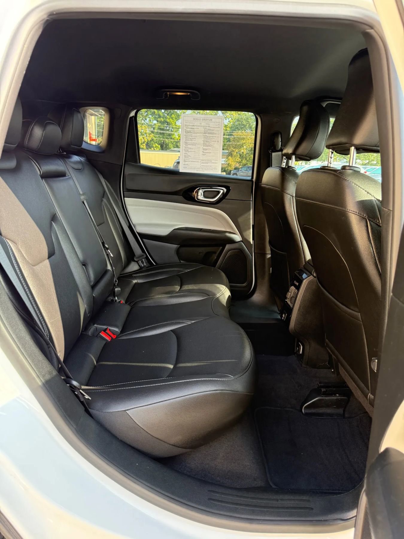 Used 2025 Jeep Compass Limited image 15