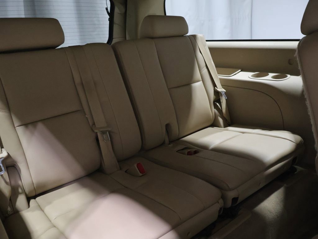 Used 2014 GMC Yukon XL Denali image 23