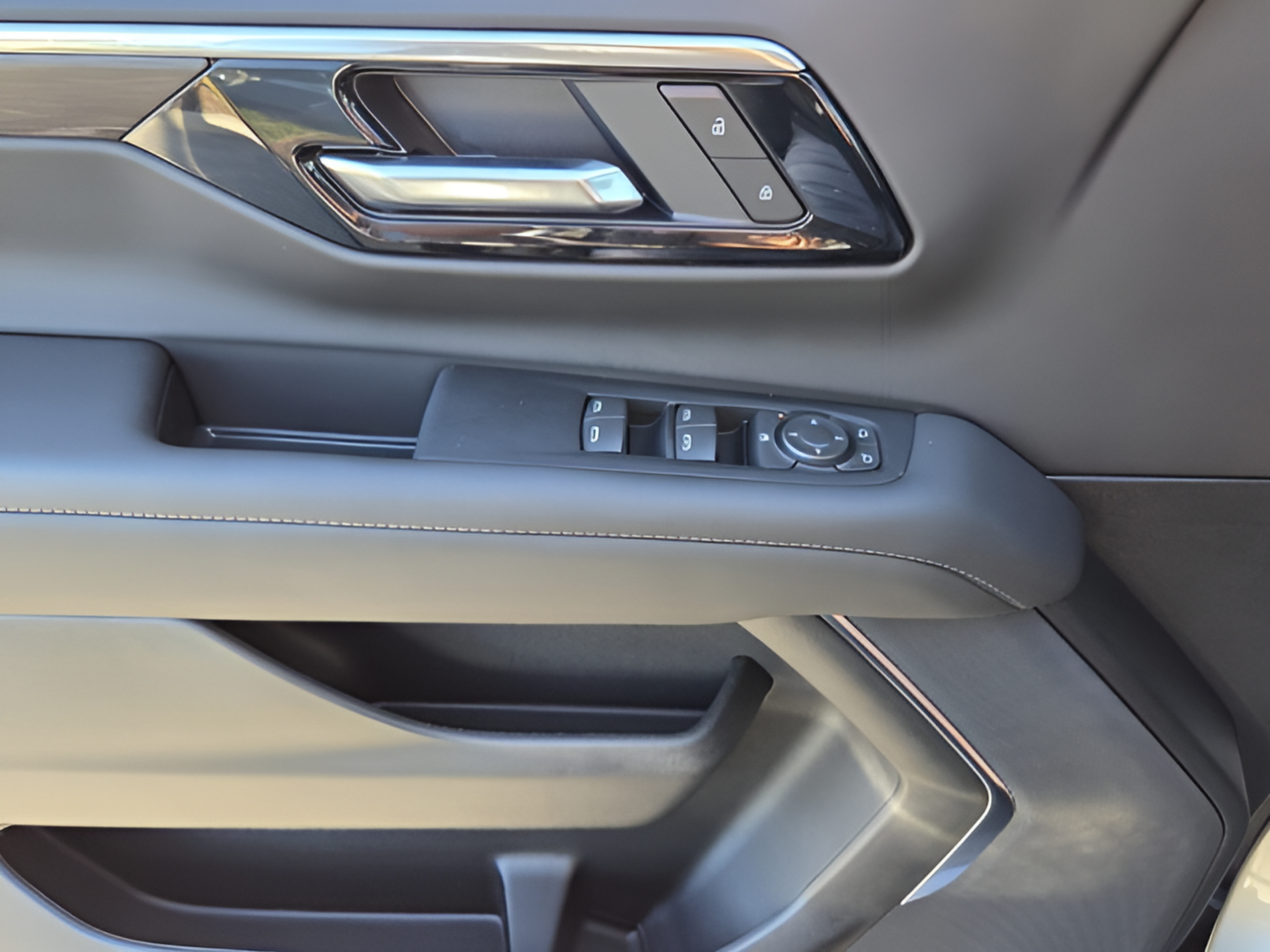 New 2026 Chevrolet Tahoe LS w/ LPO, Dark Essentials Package RWD image 27