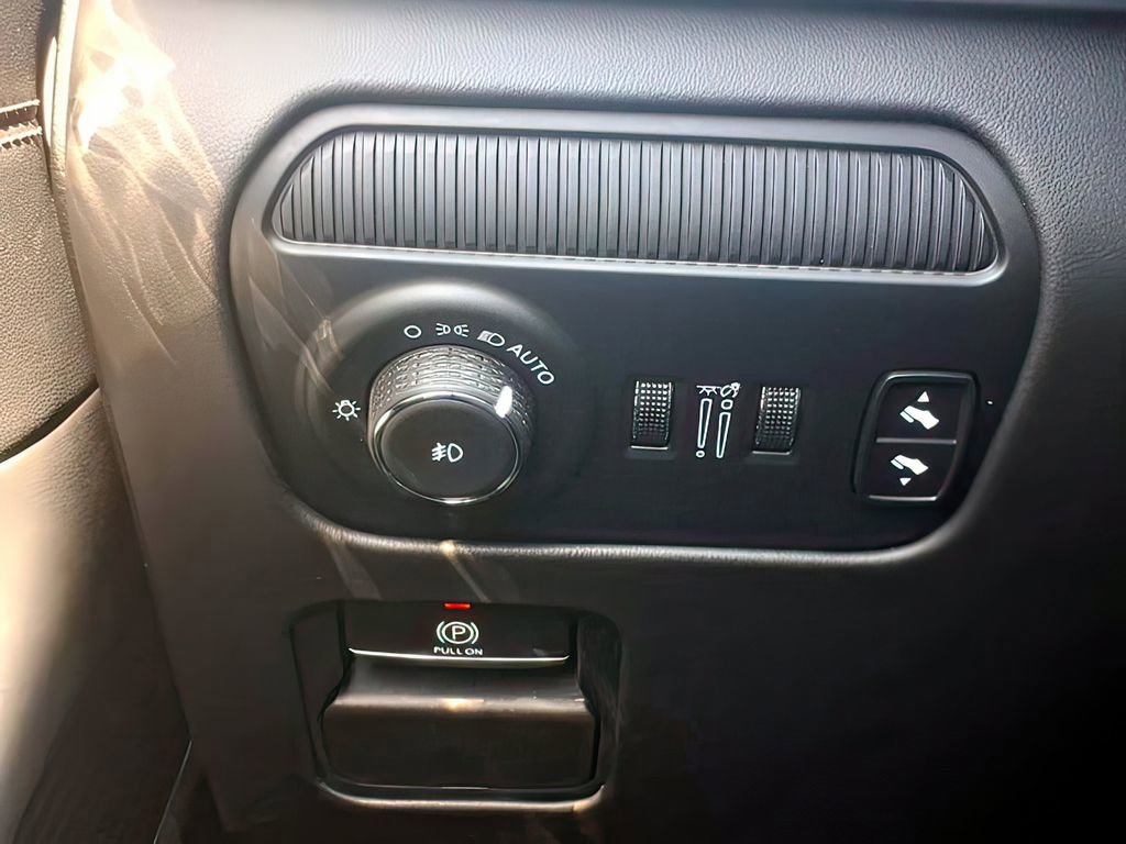 Used 2022 Jeep Grand Wagoneer Series II w/ Premium Group II image 21