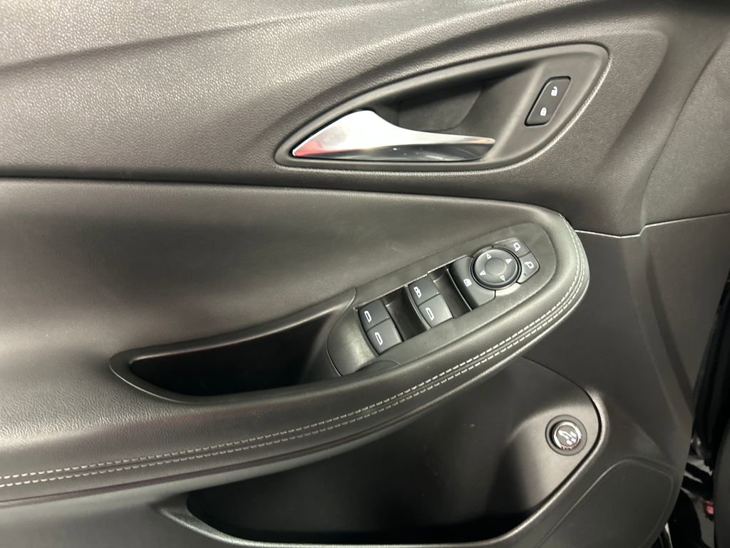Used 2023 Buick Encore GX Select w/ Sport Touring Package FWD image 14