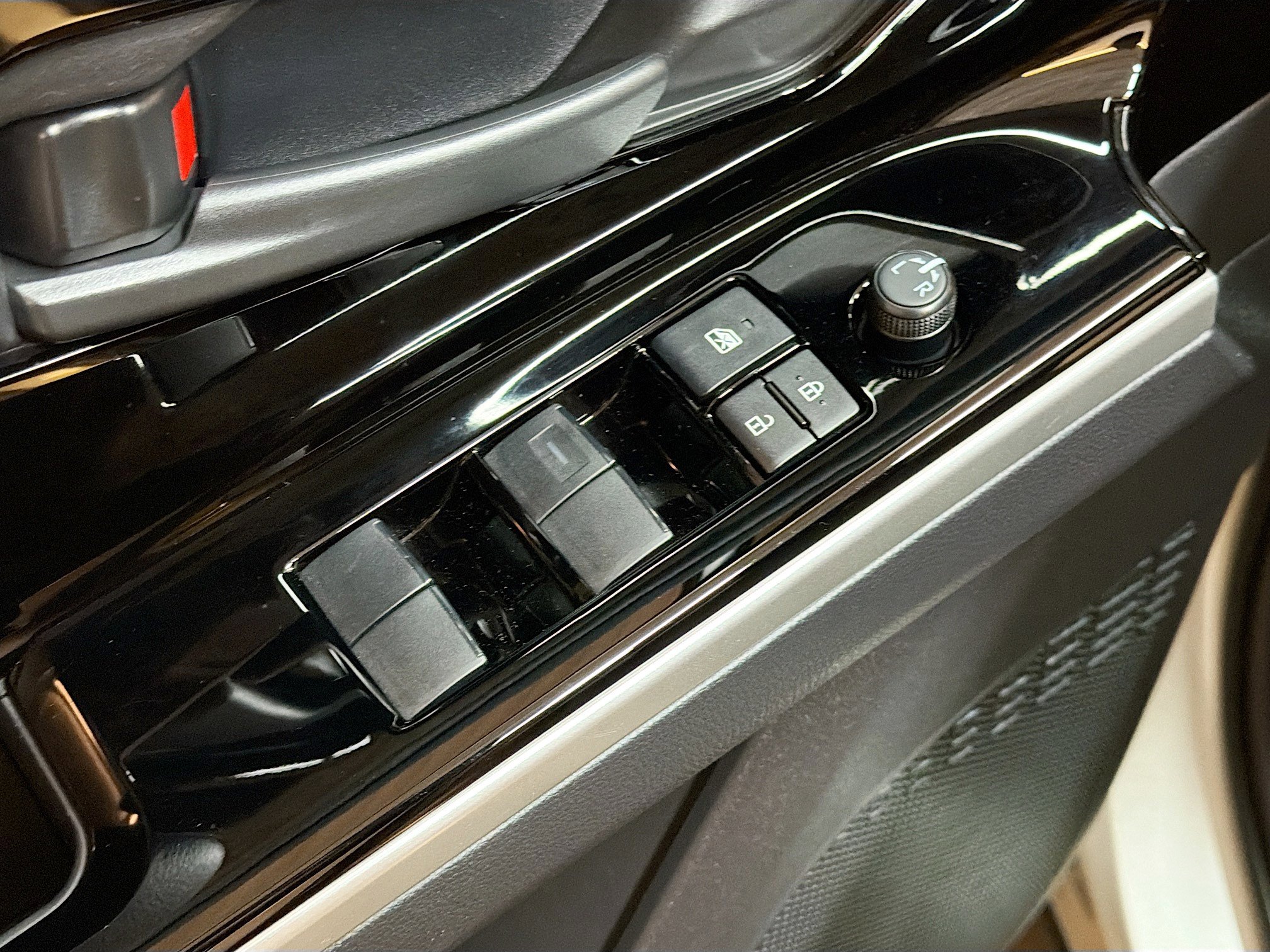 Used 2025 Toyota bZ4X XLE image 15