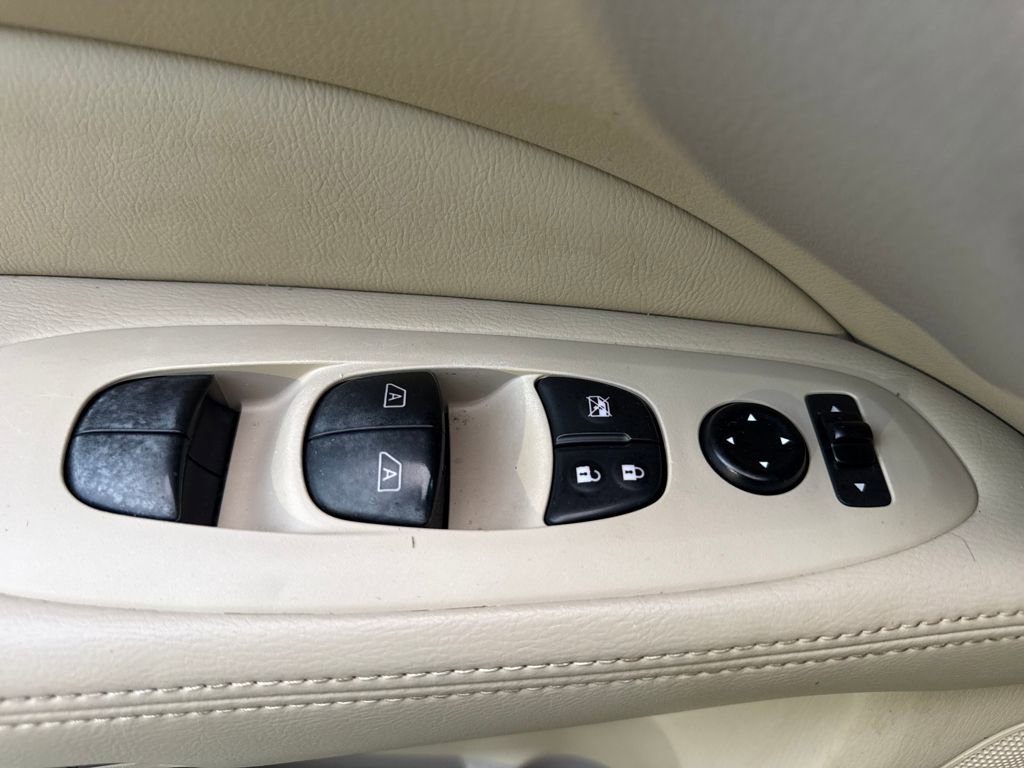 Used 2015 Nissan Pathfinder SL w/ SL Tech Package image 15